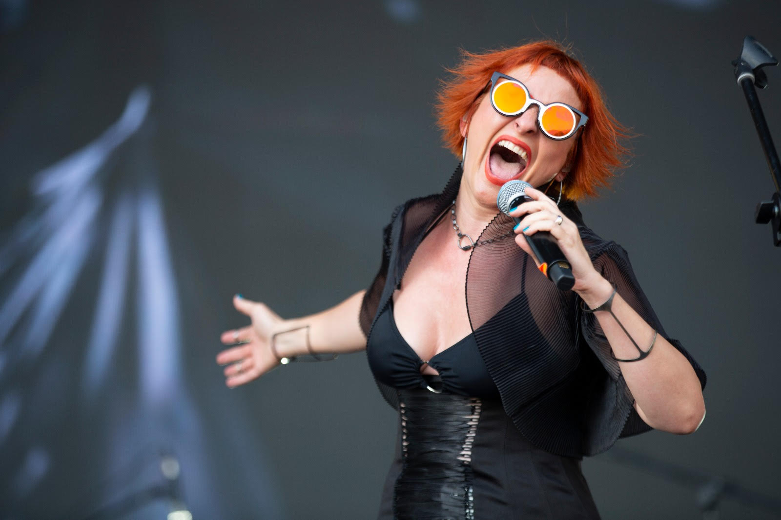 Aslı Gökyokuş müjdeli haberi evlilik yıldönümünde verdi