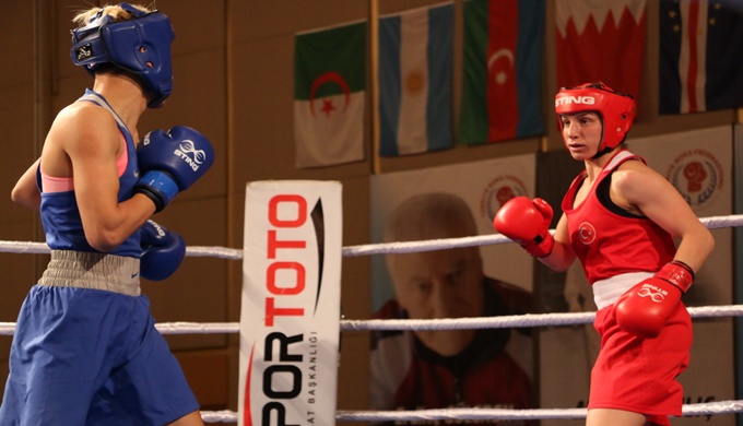 İstanbul Boğaziçi Boks Turnuvasında çeyrek final müsabakaları sona erdi