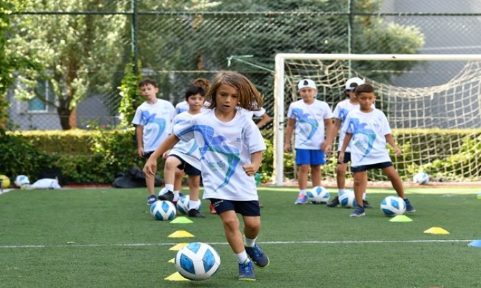 BEYLİKDÜZÜ’NDE ÇOCUKLAR YAZI SPORLA GEÇİRİYOR