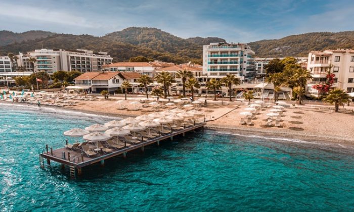 Marmaris Emre Otel’s Dostlarını Bekliyor