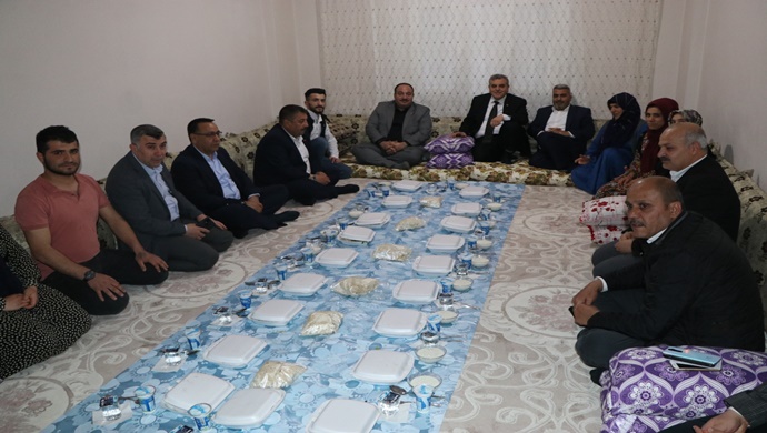 BAŞKAN EKİNCİ’DEN ÇAT KAPI İFTAR ZİYARETİMİZ DEVAM EDECEK