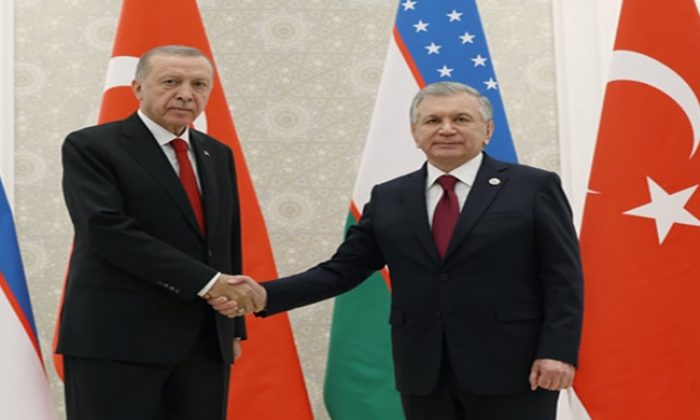 Cumhurbaşkanı Erdoğan, Özbekistan Cumhurbaşkanı Mirziyoyev ile görüştü