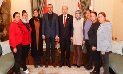 Cumhurbaşkanı Ersin Tatar, Kamu-İş Başkanı Ahmet Serdaroğlu ve Milli Eğitim Bakanlığı’na bağlı okullarda görev yapan sendikalı hademeleri kabul etti