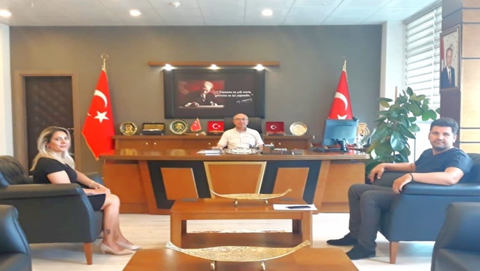 İŞ İNSANLARI TUNA GÜRKAŞ VE TUBA GÜRKAŞ LÜLEBURGAZ KAYMAKAMI SALİH YÜCE`Yİ MAKAMINDA ZİYARET ETTİLER