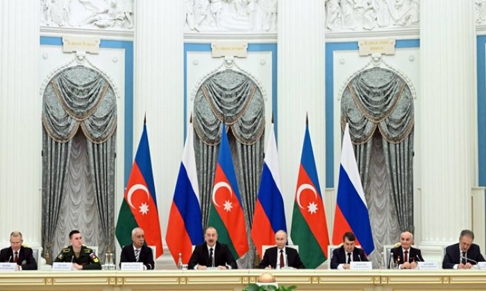 Baykal-Amur Otoyolu’nun 50. yıl dönümü dolayısıyla Azerbaycan ve Rusya cumhurbaşkanlarının gazileri ve demiryolu sektörü çalışanlarıyla ortak toplantısı düzenlendi.